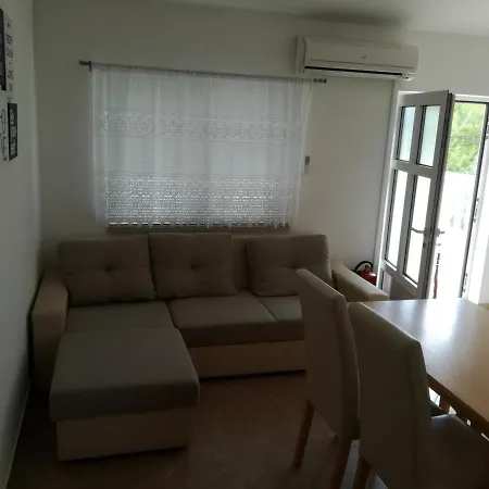 Apartman Maca דירה